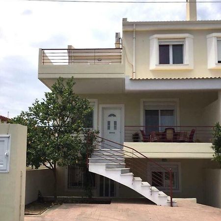 Amazing House In Kiato Near The Beach Esterno foto