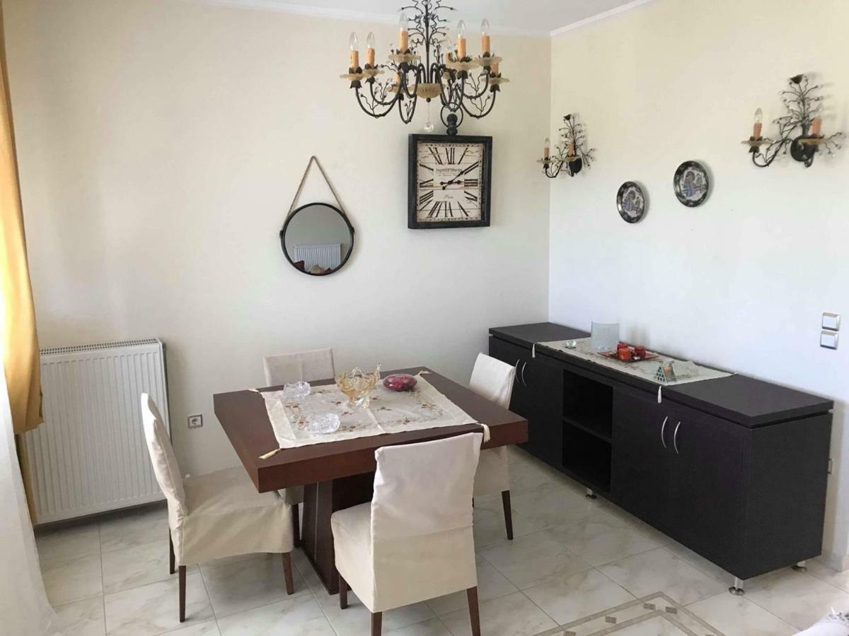Amazing House In Kiato Near The Beach Esterno foto