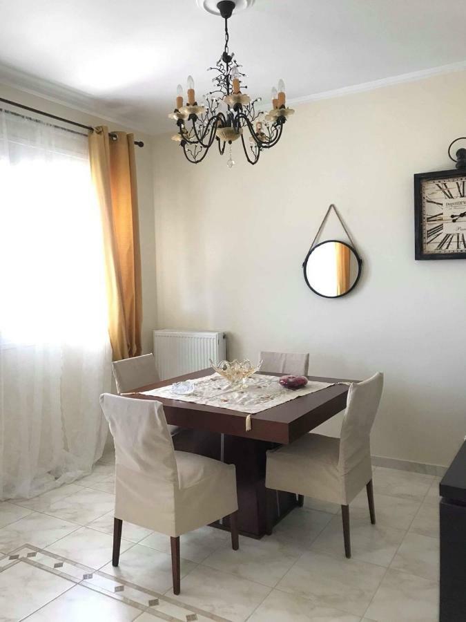 Amazing House In Kiato Near The Beach Esterno foto